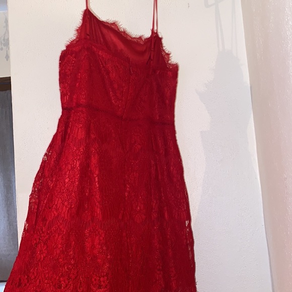 Red lace LULU dress - Picture 2 of 9